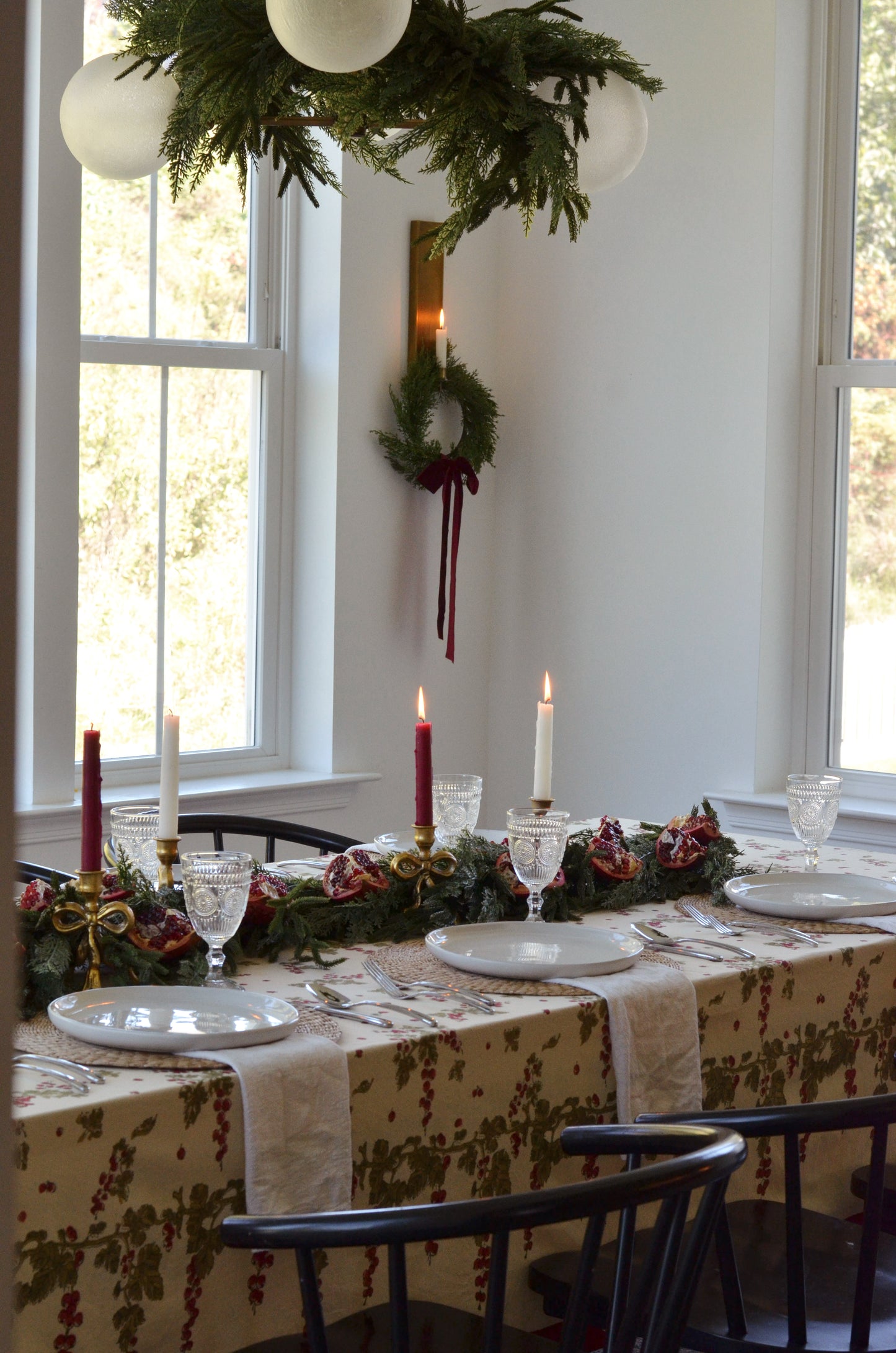 Winterberry Tablecloth