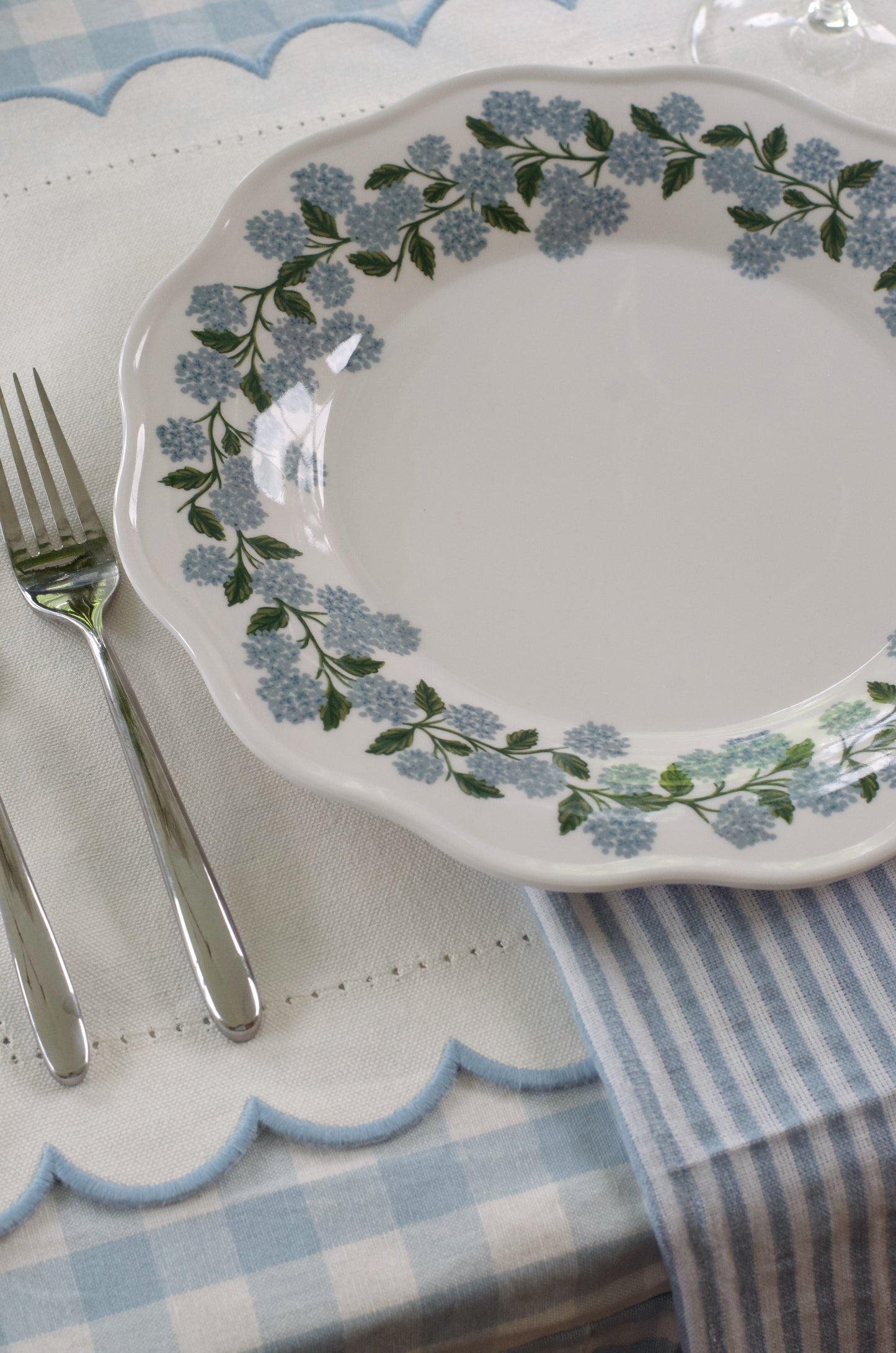 Hydrangea Melamine Dinner Plates (Set of 4)