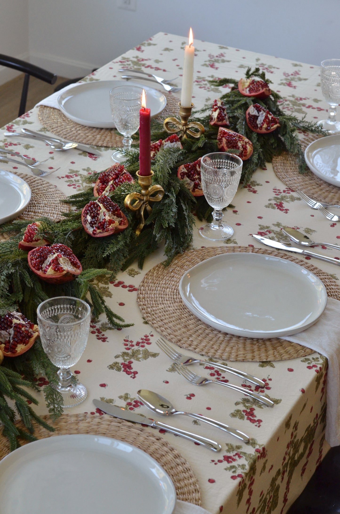 Winterberry Tablecloth