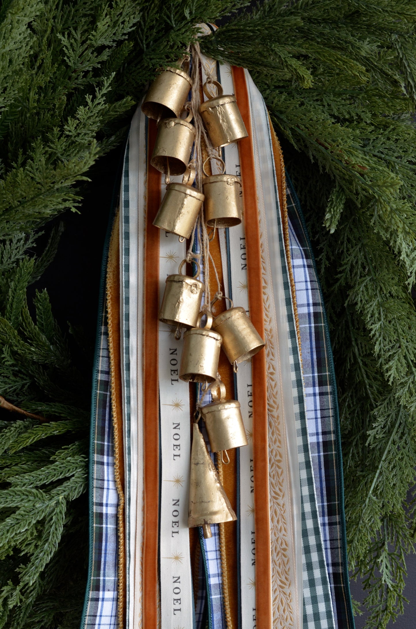 Gold Hanging Bell Cluster