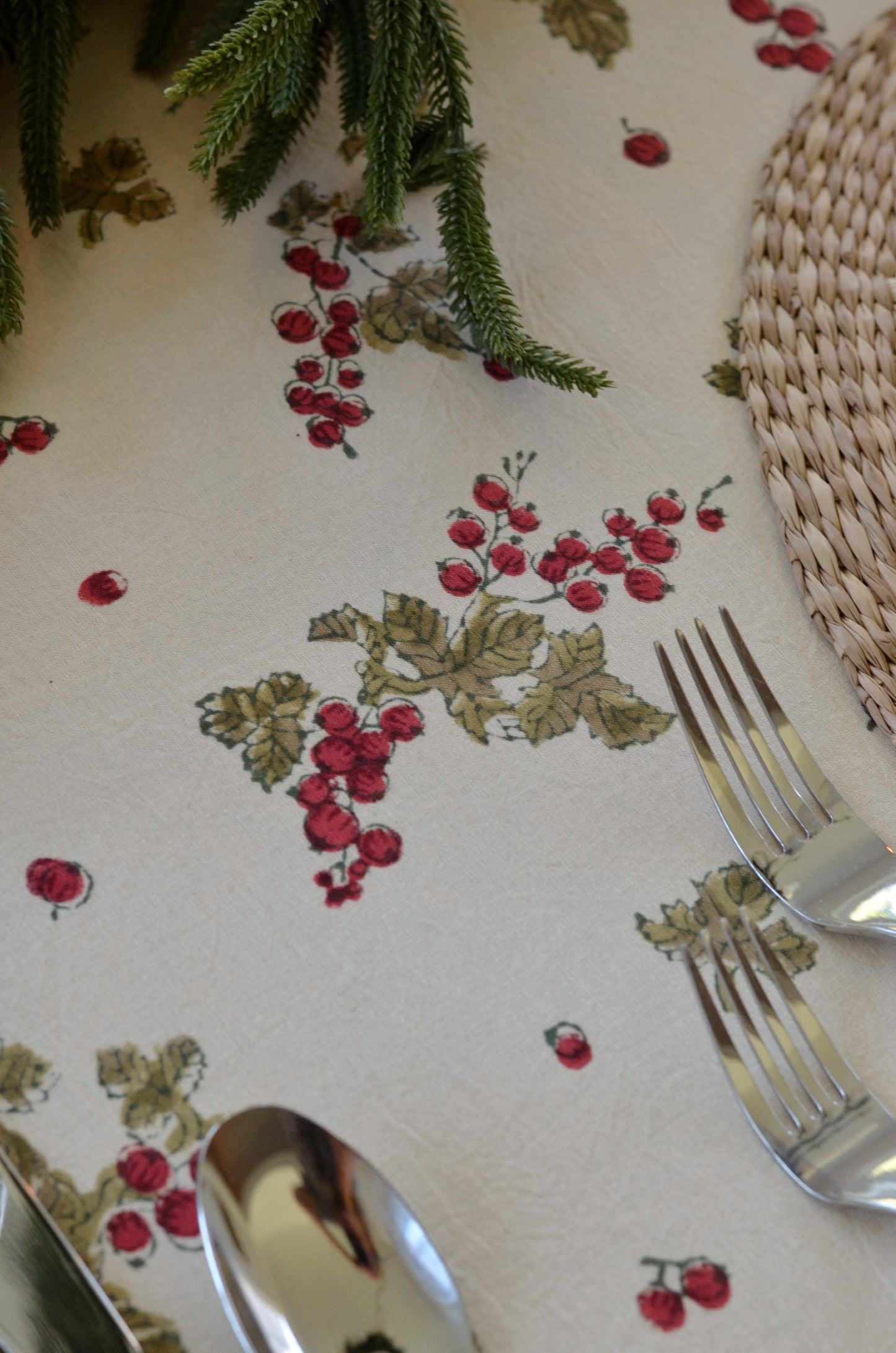 Winterberry Tablecloth