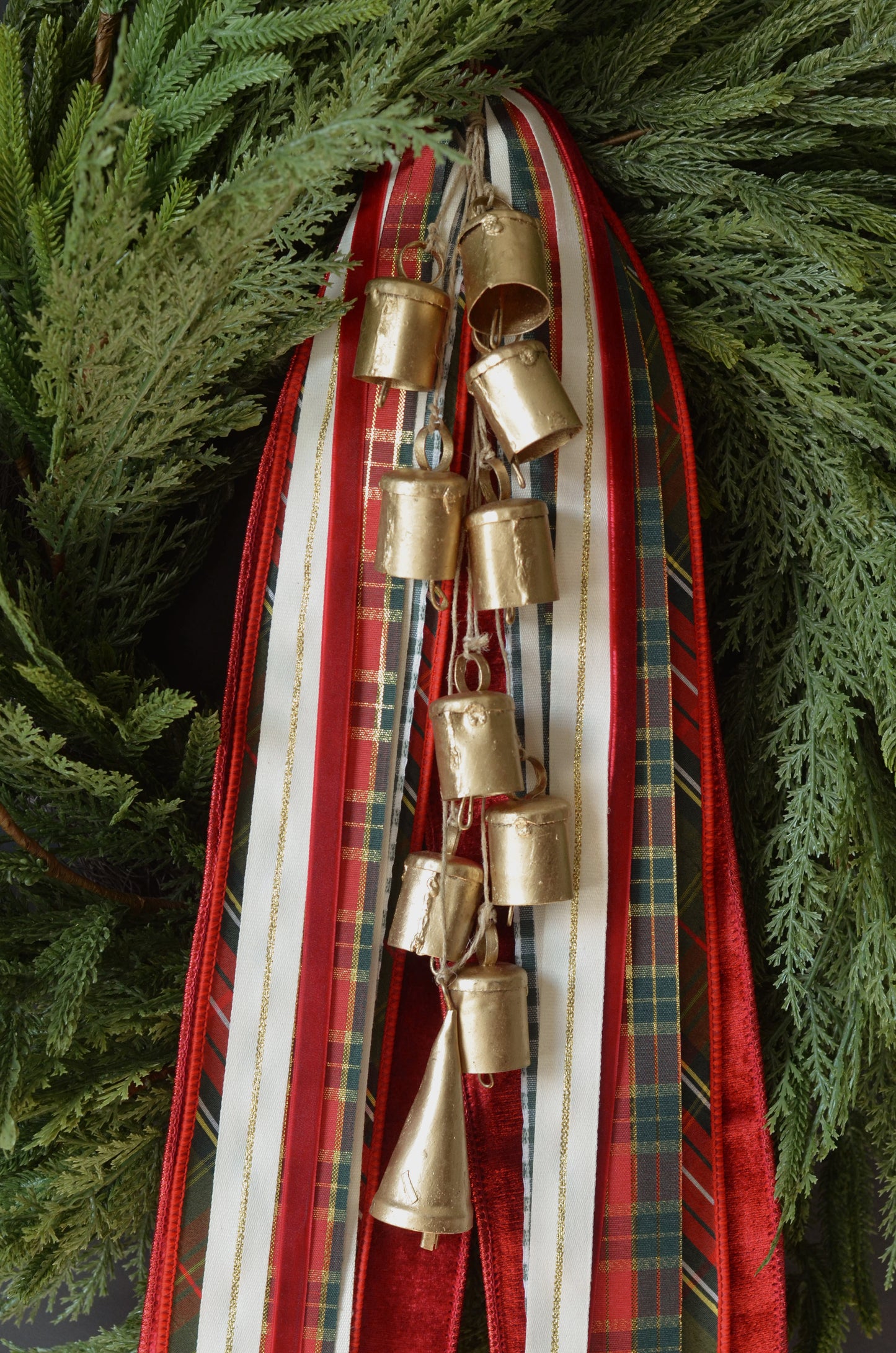 Gold Hanging Bell Cluster