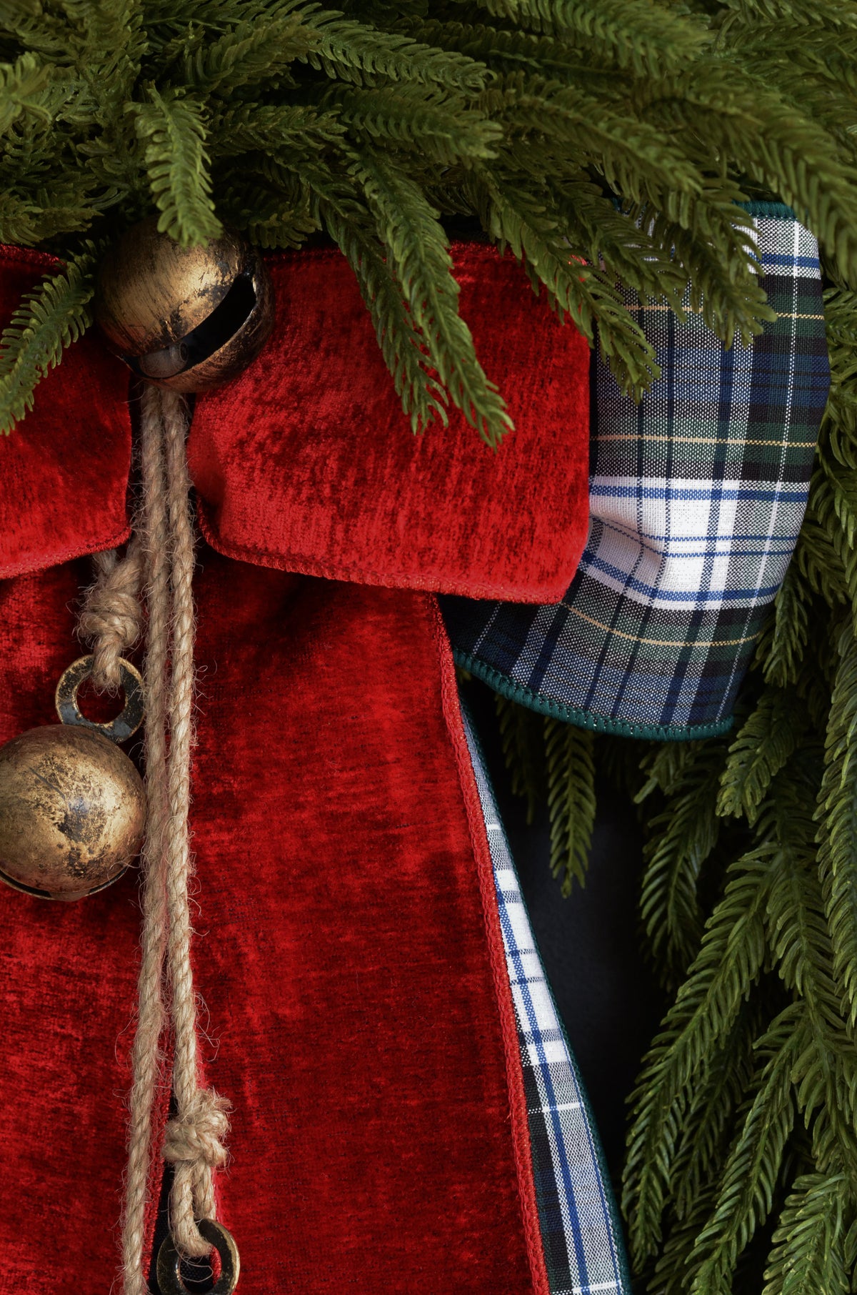 Red Winterberry Bow