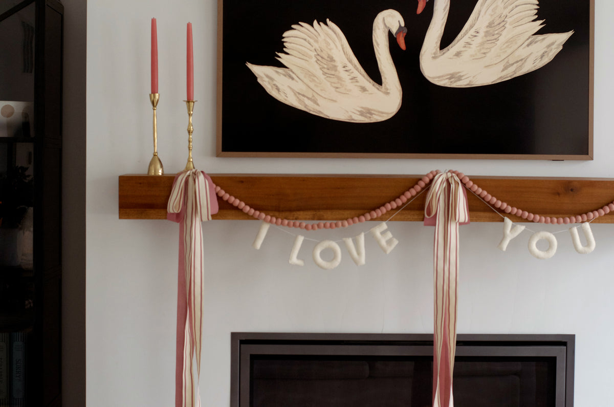 I Love You Felt Garland - White (Ships week of 1/19)