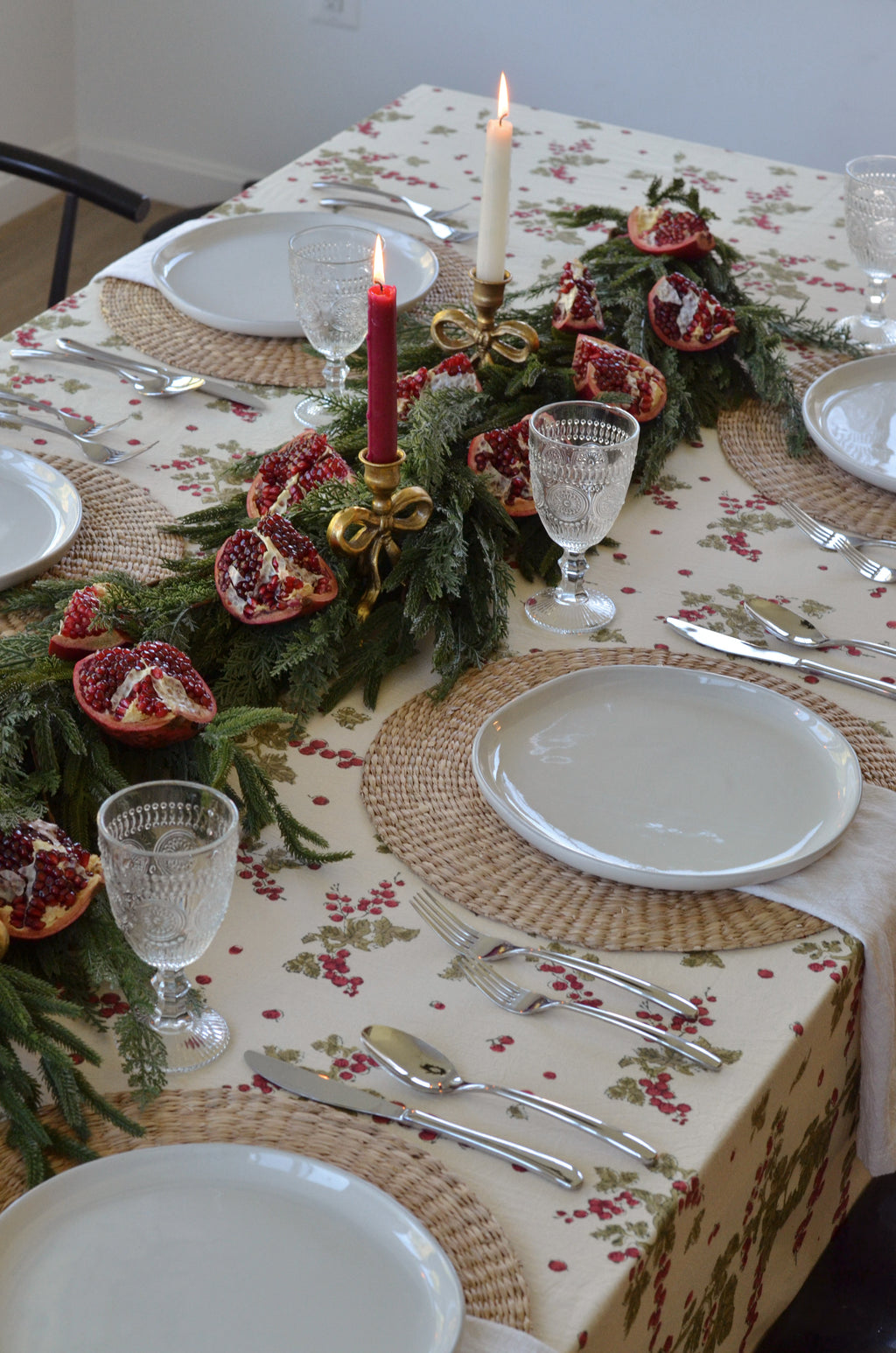 Winterberry Tablecloth