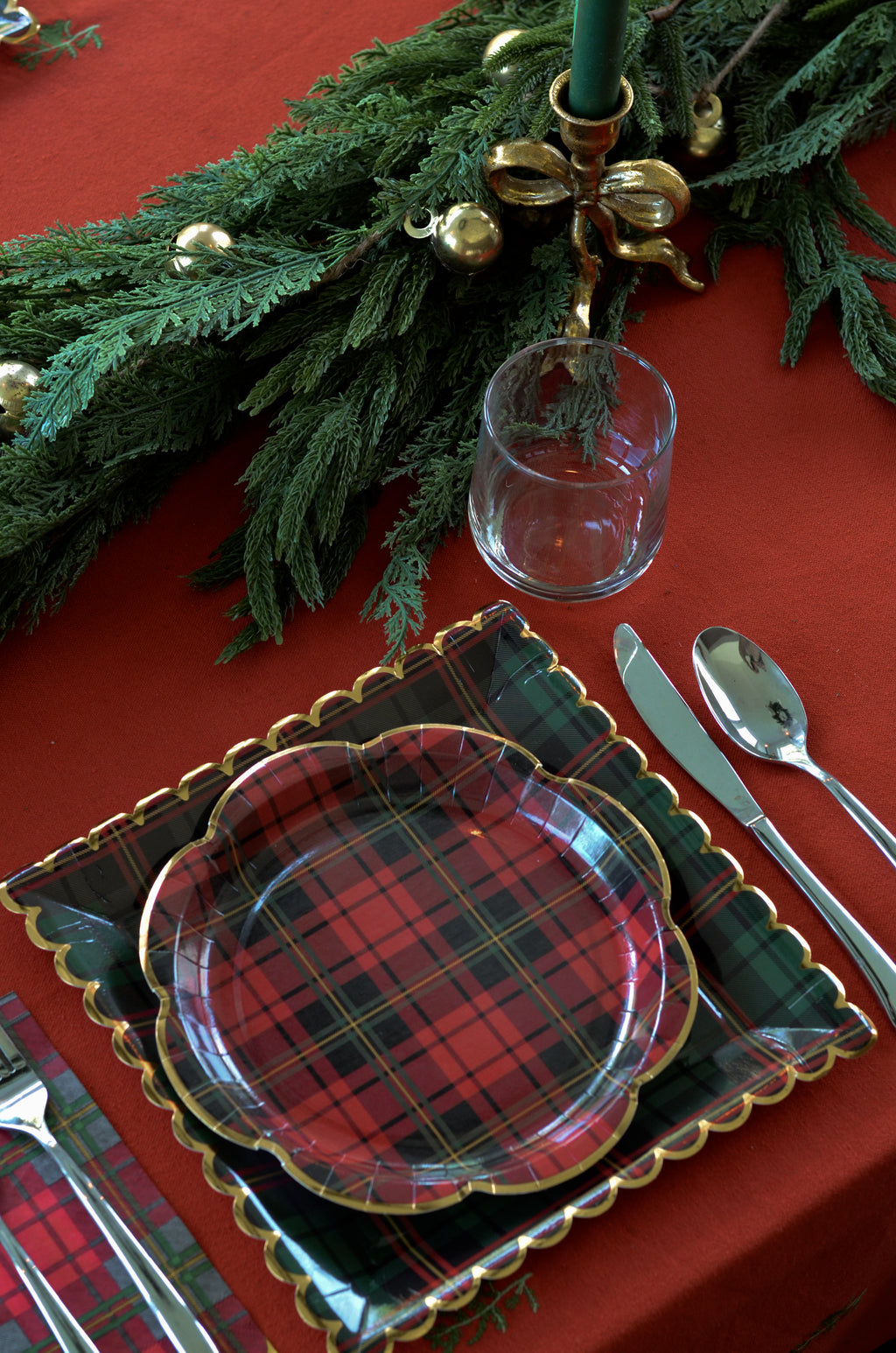 Green Plaid Scalloped Paper Plate (8 pack)