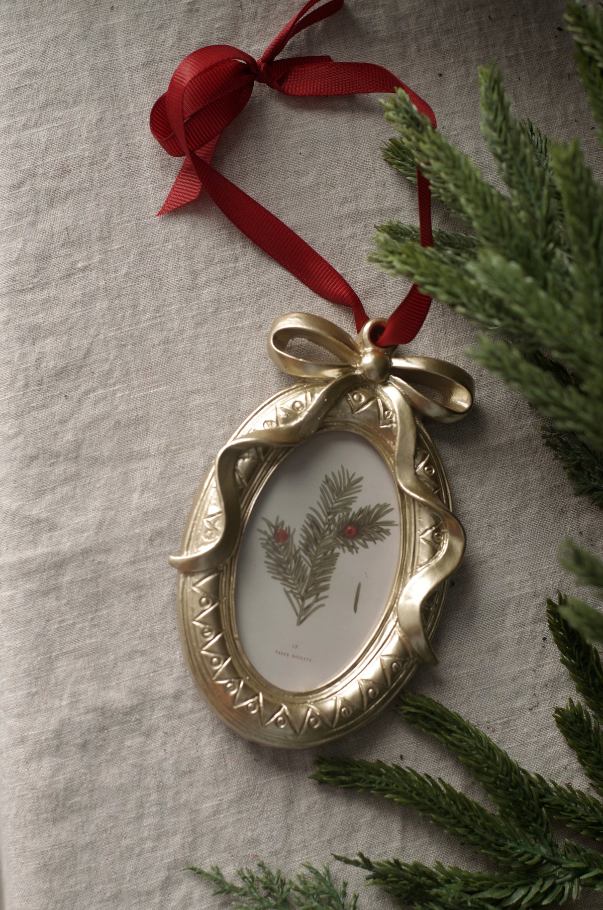 Bow Picture Frame Ornament