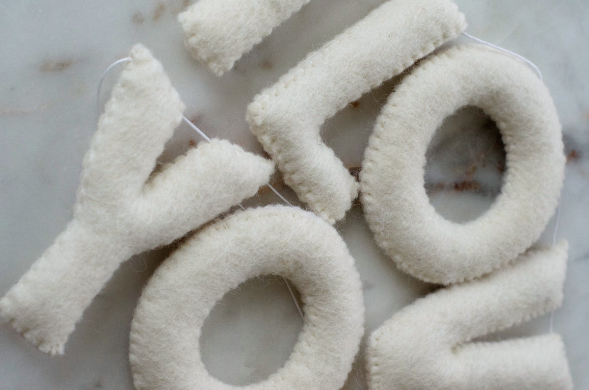 I Love You Felt Garland - White (Ships week of 1/19)