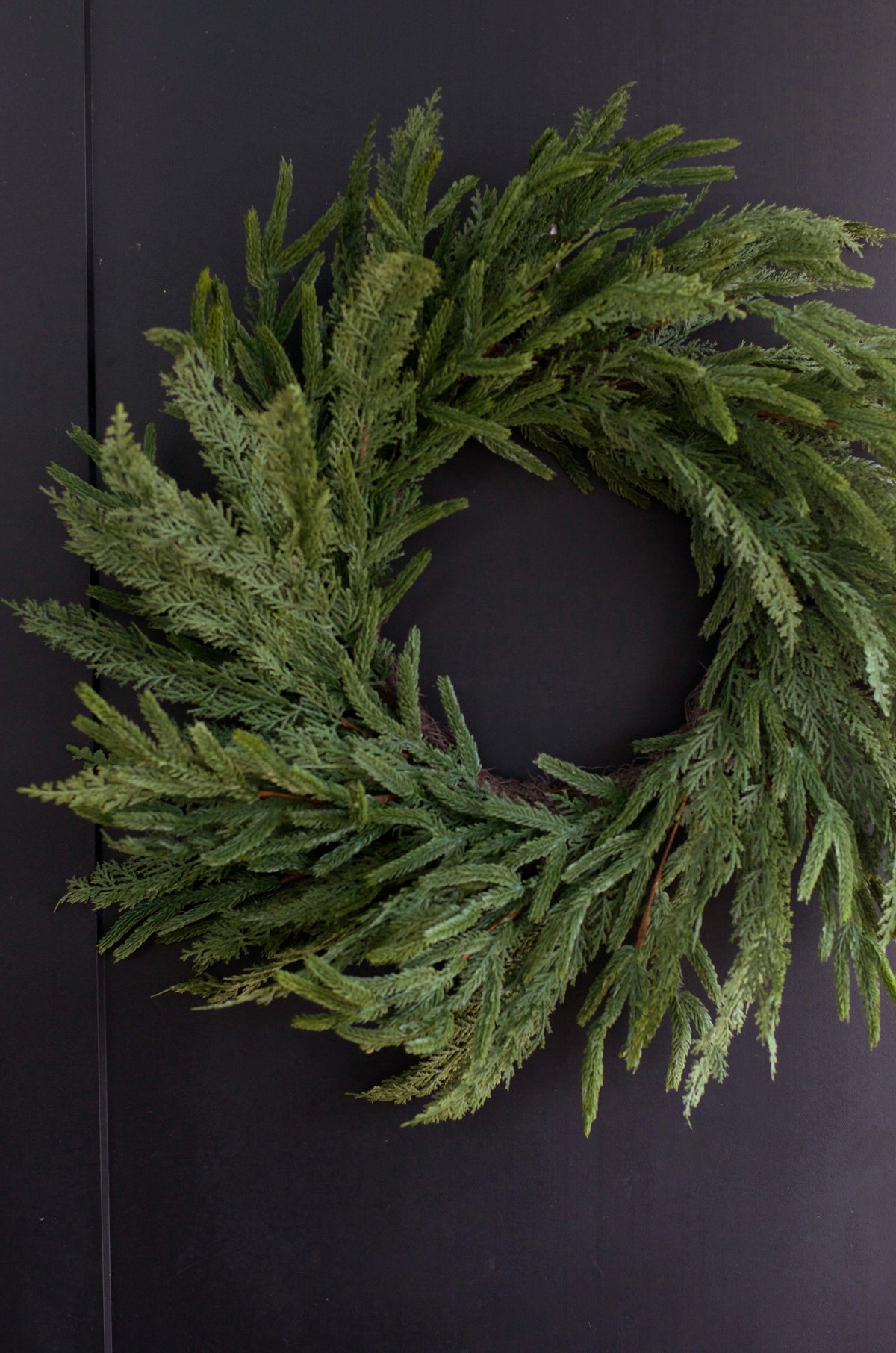 24” Mixed Greenery Wreath