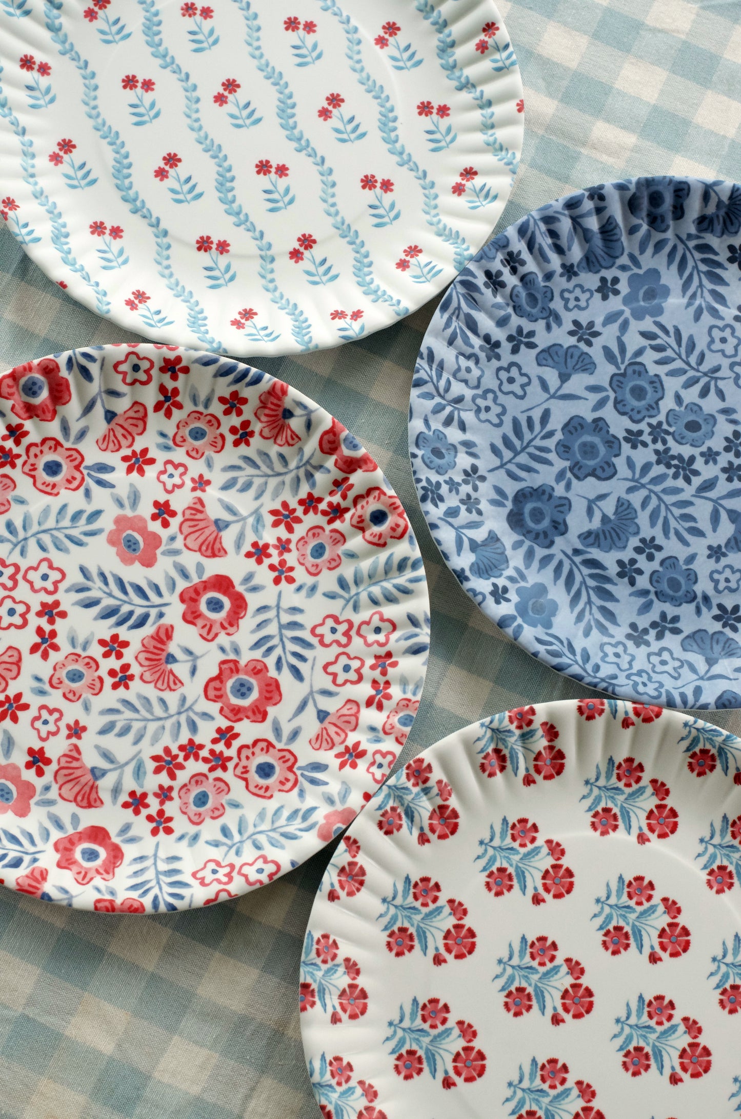 Americana Floral Melamine Plates (Set of 4)