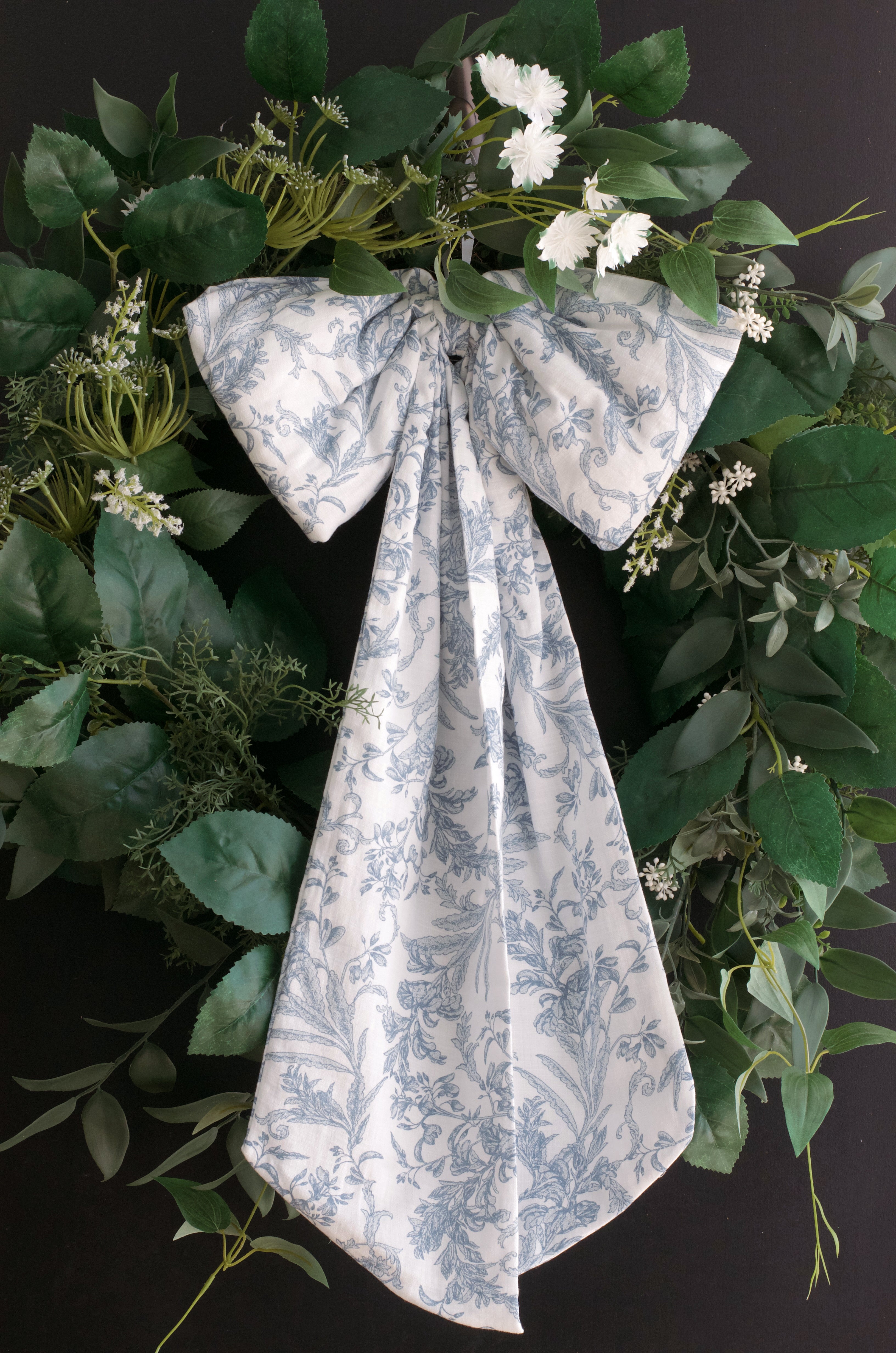 Large Toile Blue Bow – Tableshoppe Co.
