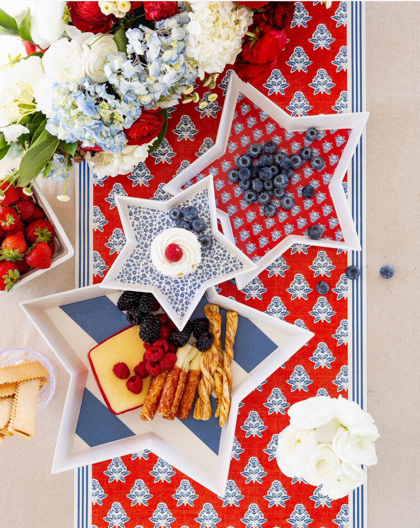 Americana Stacking Stars Tray Set